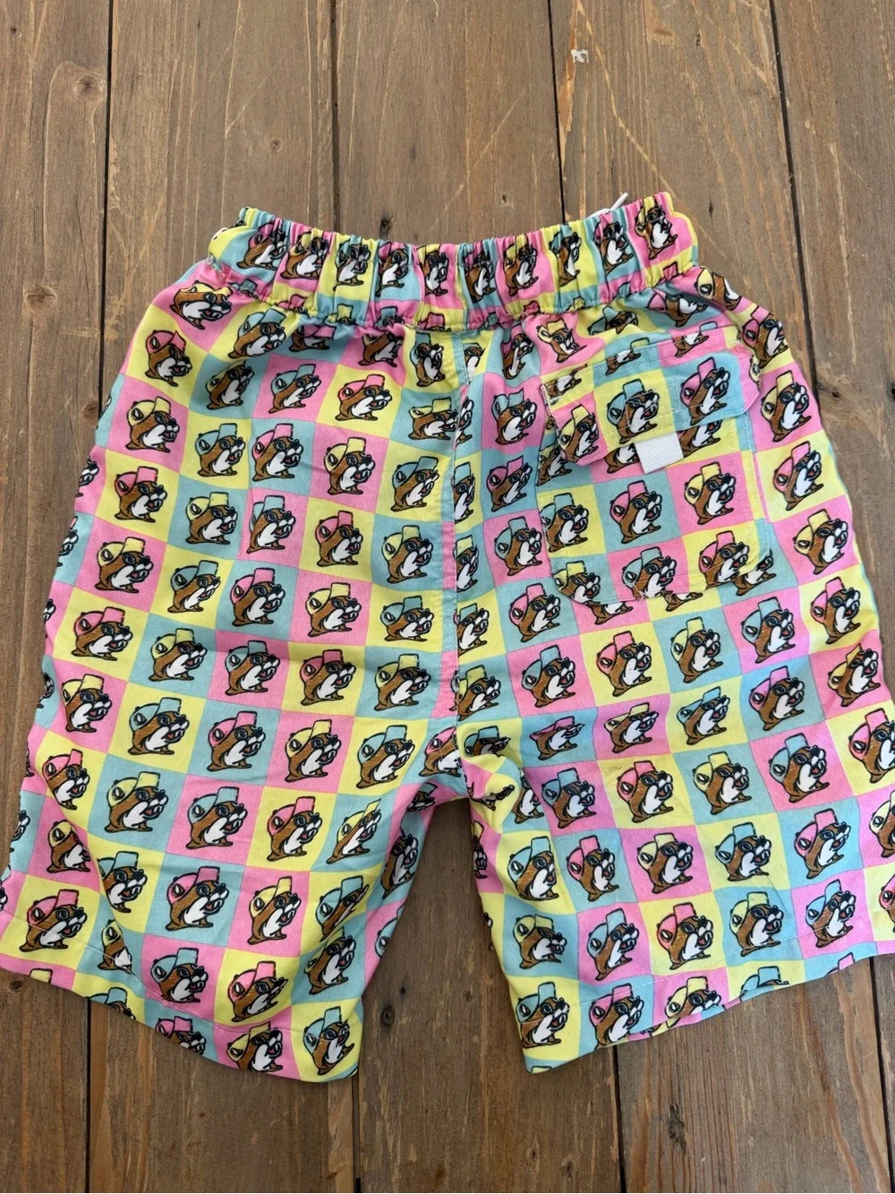 Buc-ee’s pastel checkerboard boys swim shorts small